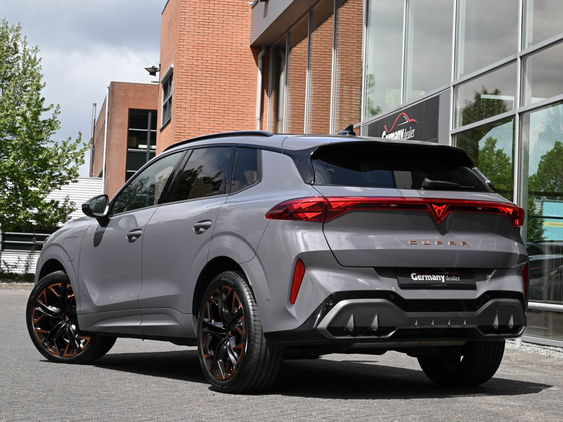 CUPRA Terramar 1.5 TSI e-Hybrid 272PK VZ Performance 100kmE, Auto's, Dealer onderhouden, 4 cilinders, Met garantie (alle), Hybride Elektrisch/Benzine