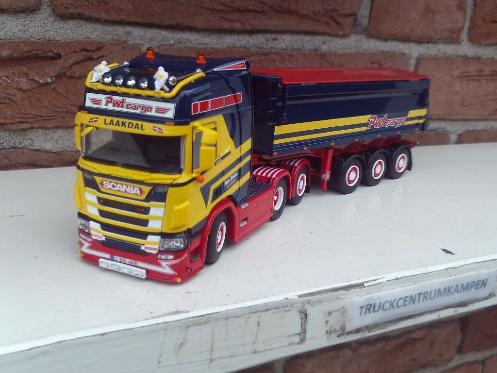 WSI  Scania  R  Highline  van  PWT  Cargo