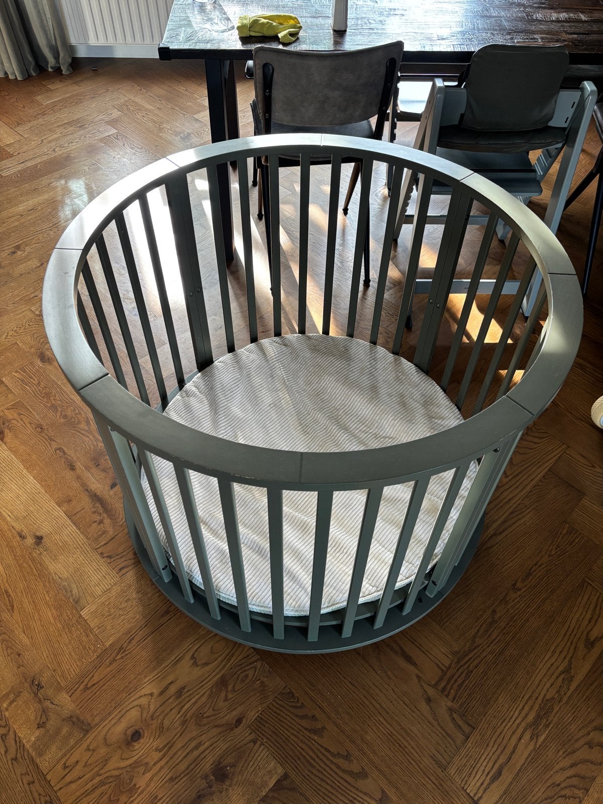 Europe Baby Box  - Rond, Groen met Wieltjes, Ophalen, Zo goed als nieuw, Rond, Wieltjes