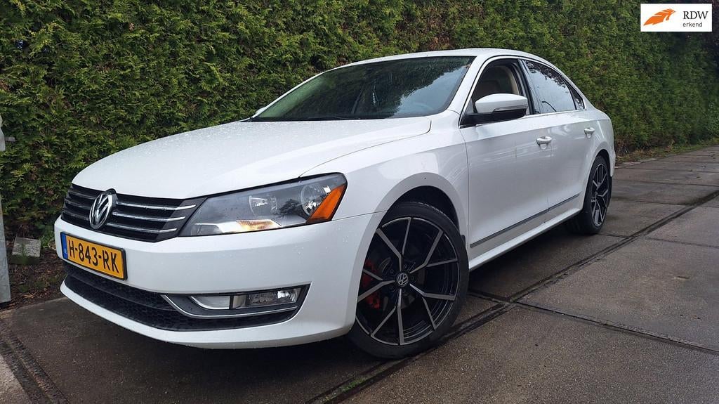 Volkswagen PASSAT S, Automaat, Gebruikt, Parkeersensor, Wit
