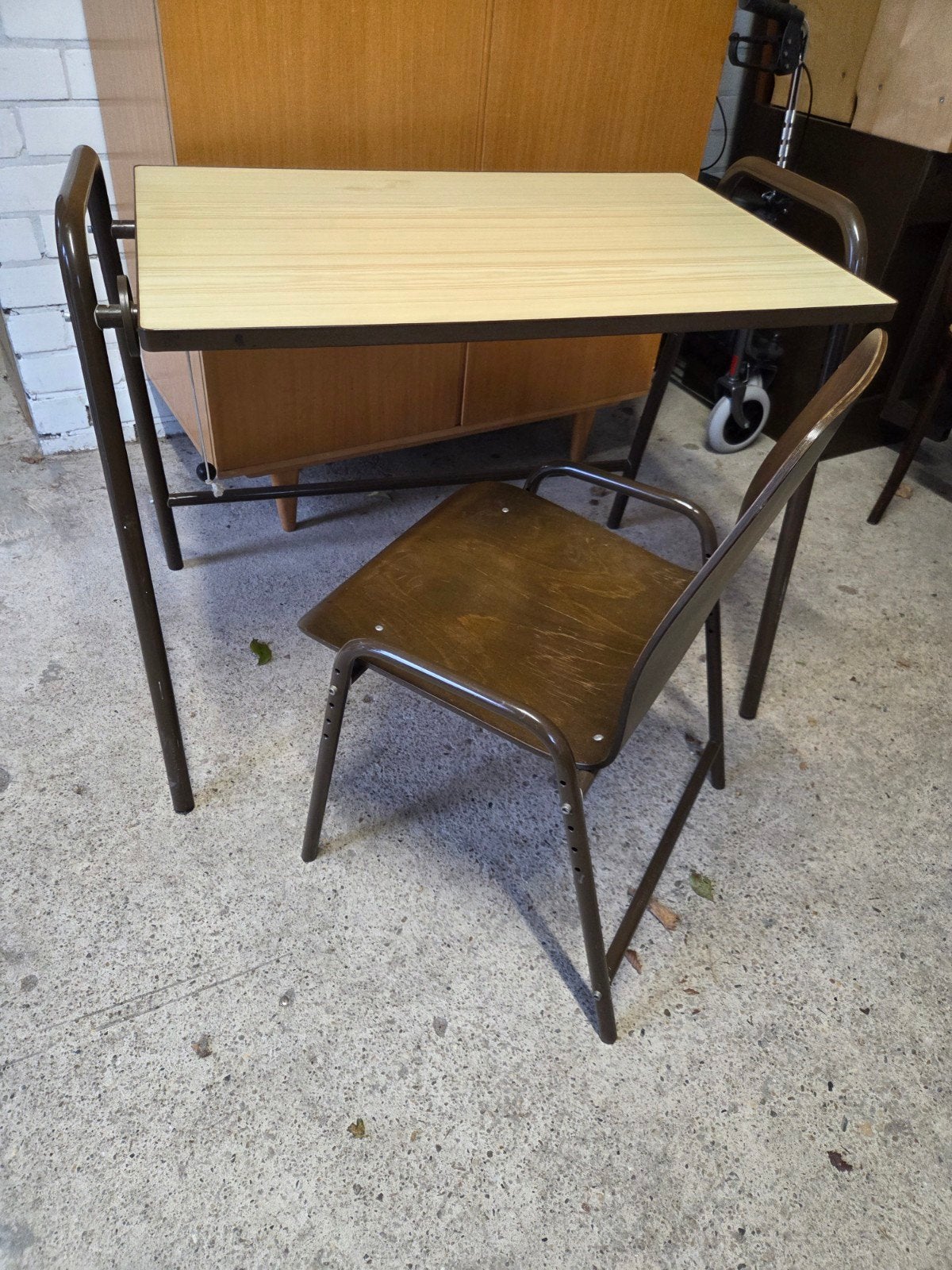 vintage jaren 70/80 buizenframe bureau in hoogte verstelbaar, Ophalen of Verzenden, In hoogte verstelbaar, Gebruikt