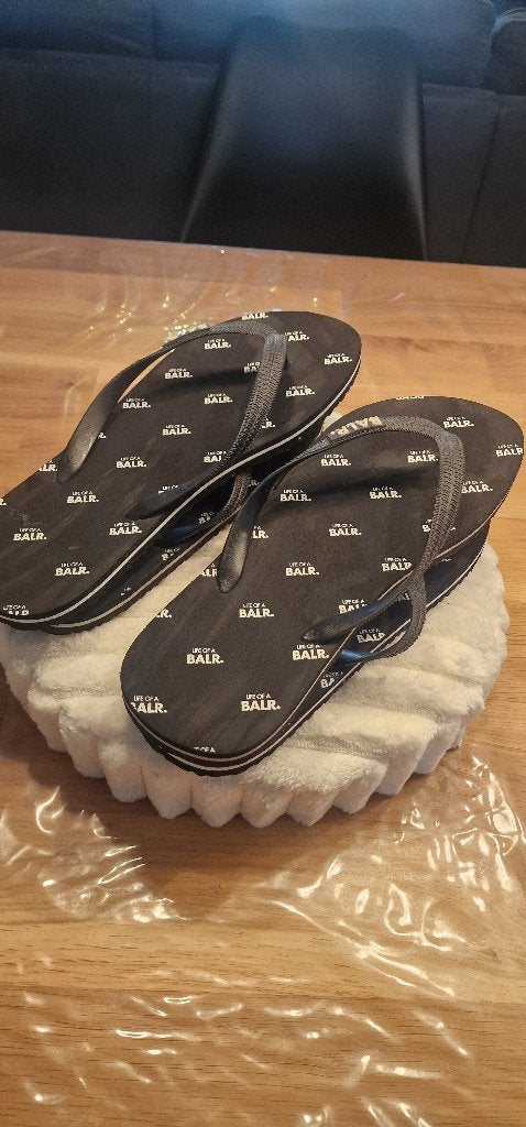 Slippers, Slippers, Zwart, Nieuw, Ophalen of Verzenden
