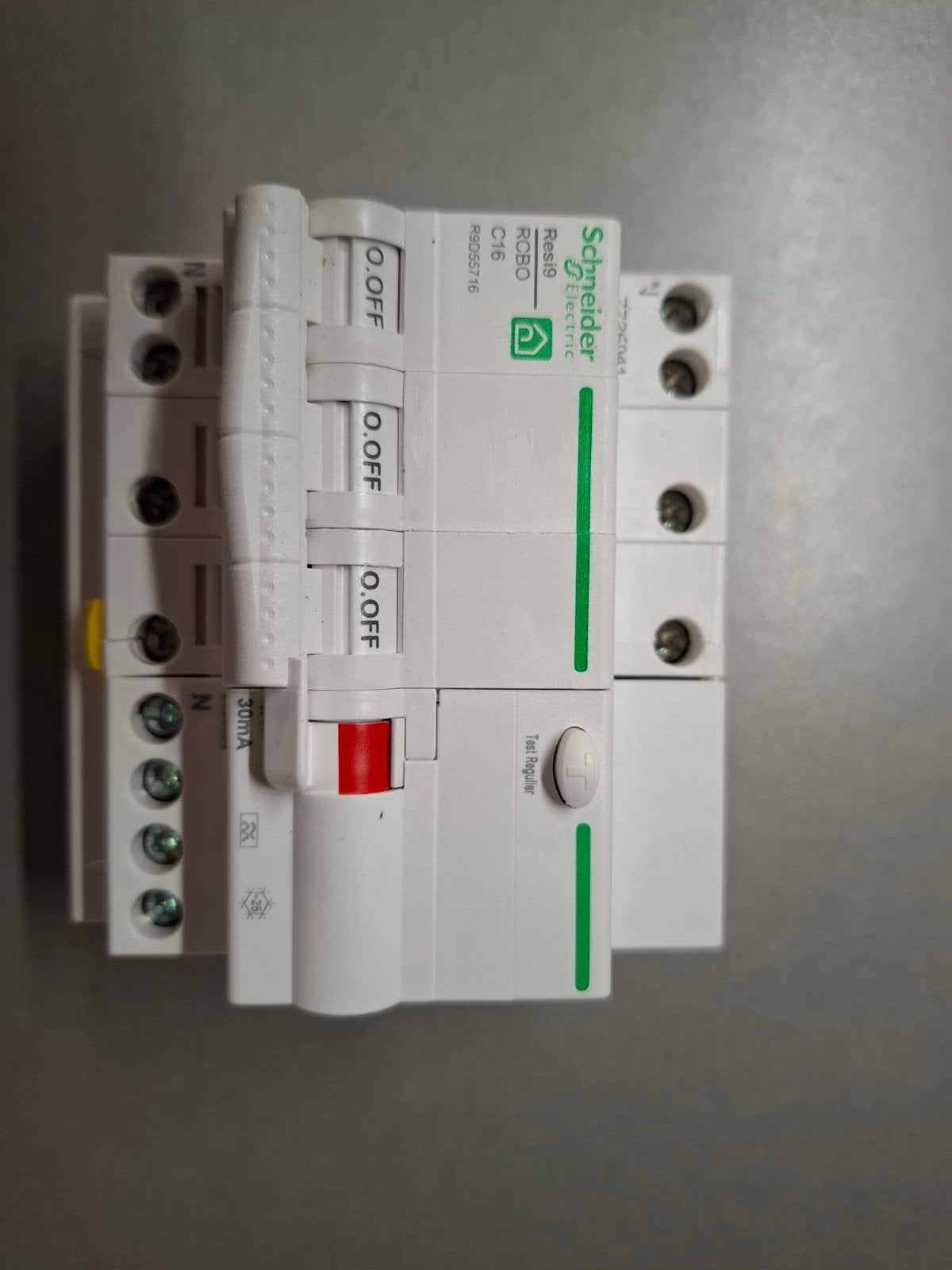 Schneider Aardlekautomaat C16 RCBO R9D55716, Ophalen of Verzenden, Nieuw, Schneider Electric, Aardlekautomaat