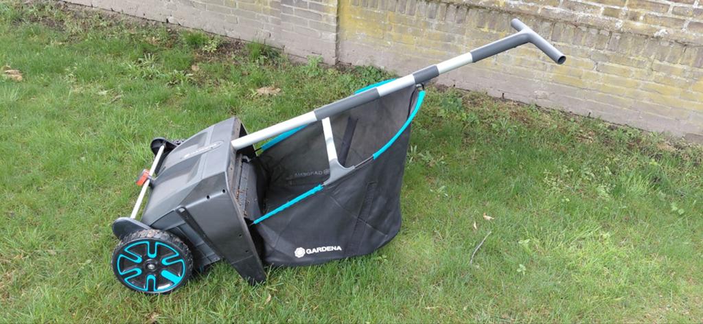 Gardena bladraper met opvangzak, Tuin en Terras, Grasmaaiers, Zo goed als nieuw, Handgrasmaaier, 30 t/m 39 cm, Kooimesmaaier, Opvangzak
