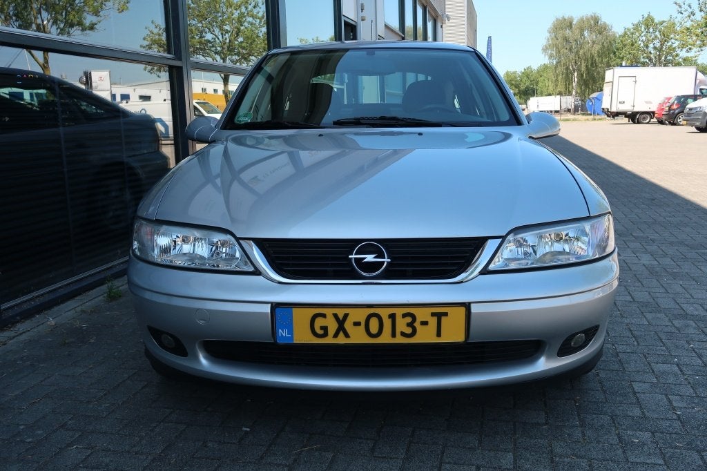 Opel Vectra 1.6-16V Diamond 100 Edition (Unieke auto, unieke, foto 2
