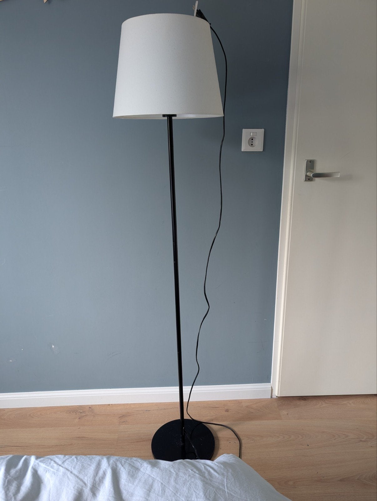 IKEA RODD Vloerlamp met witte lampenkap, Ophalen, Gebruikt, E27 (groot), 150 tot 200 cm