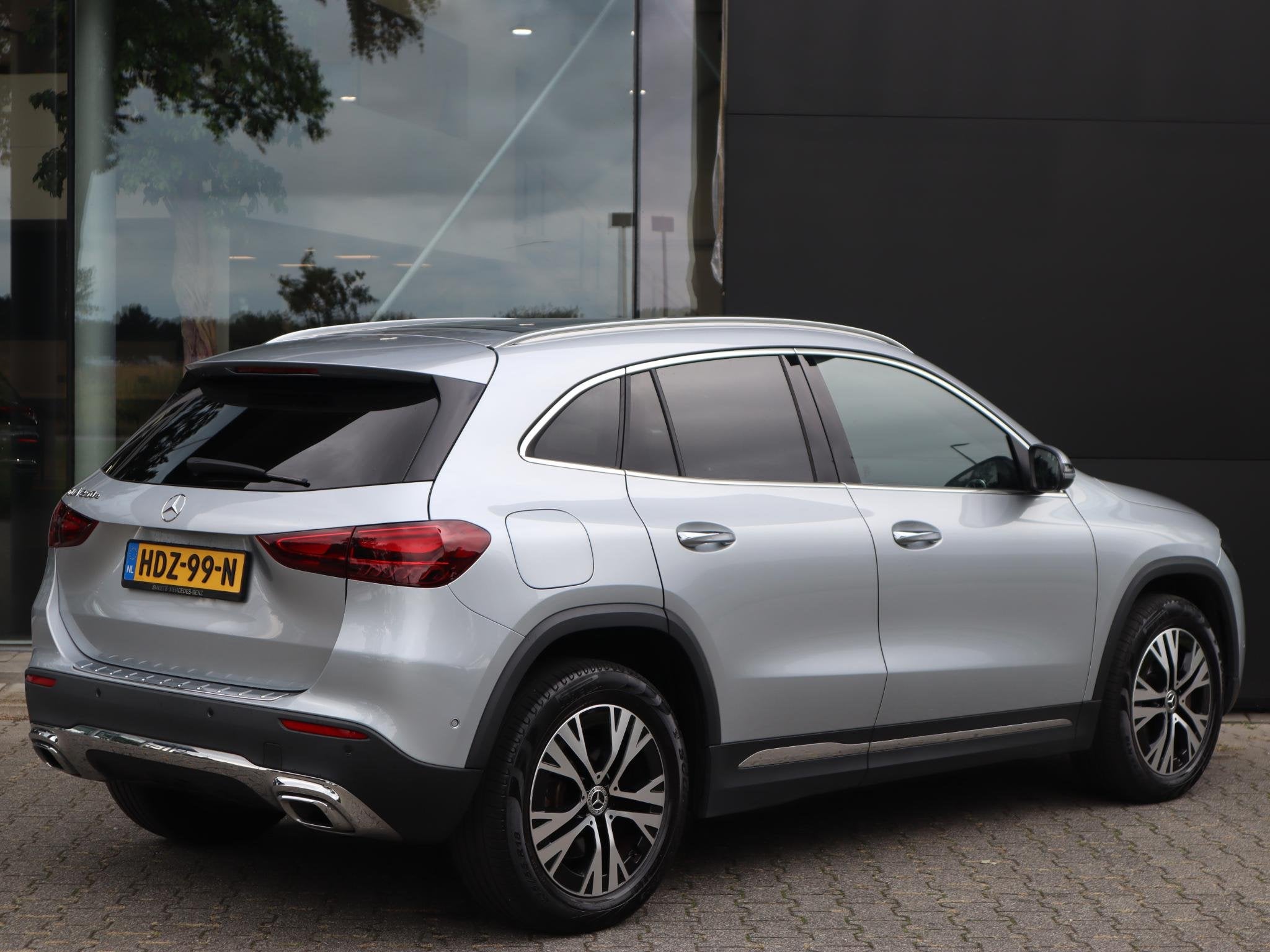 Mercedes-Benz GLA-klasse 250 e Star Edition, Auto's, Dealer onderhouden, Stof, 16 kWh, Bedrijf