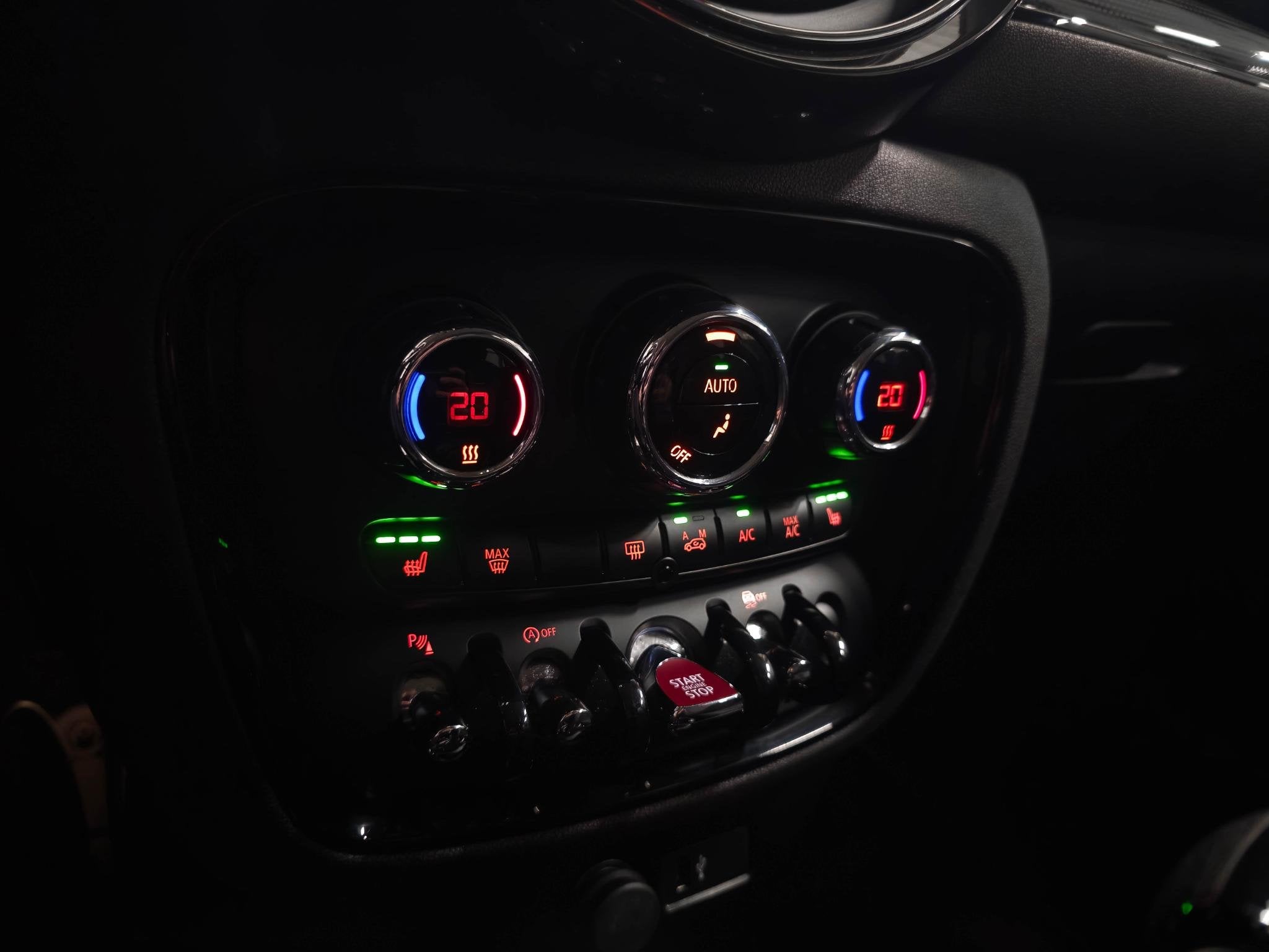 Foto 8 van MINI Clubman 1.5 Cooper Black edition | Carplay | Stoelverwa