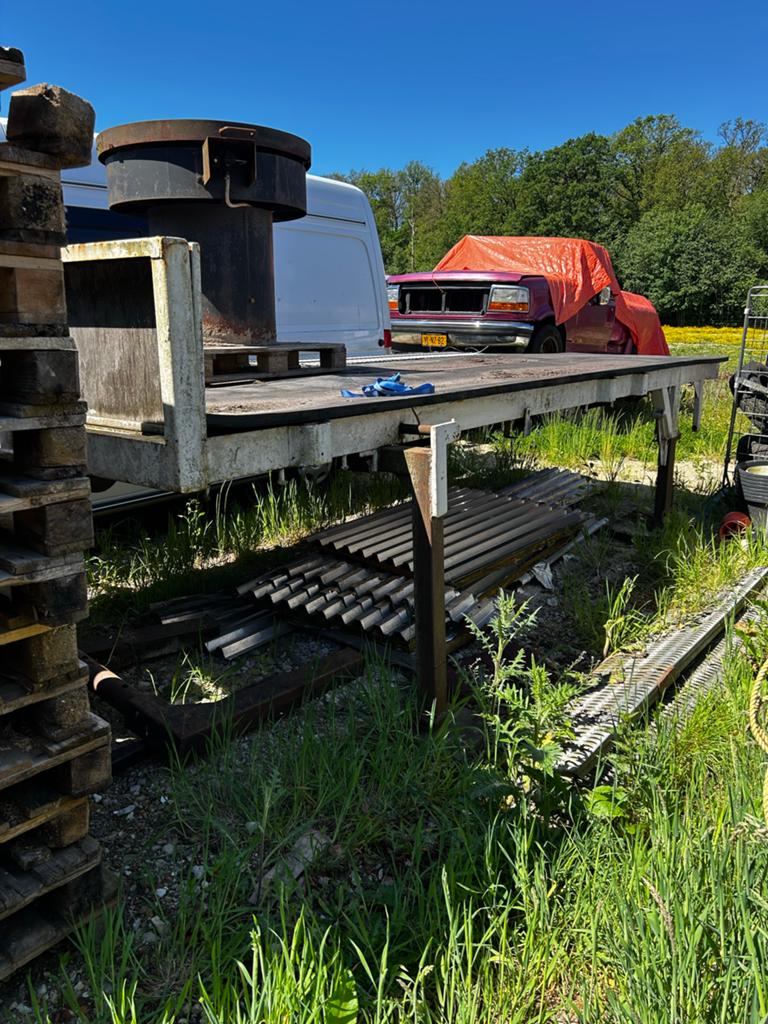 Platte wisselbak voor een vrachtwagen, Particulier, Te koop