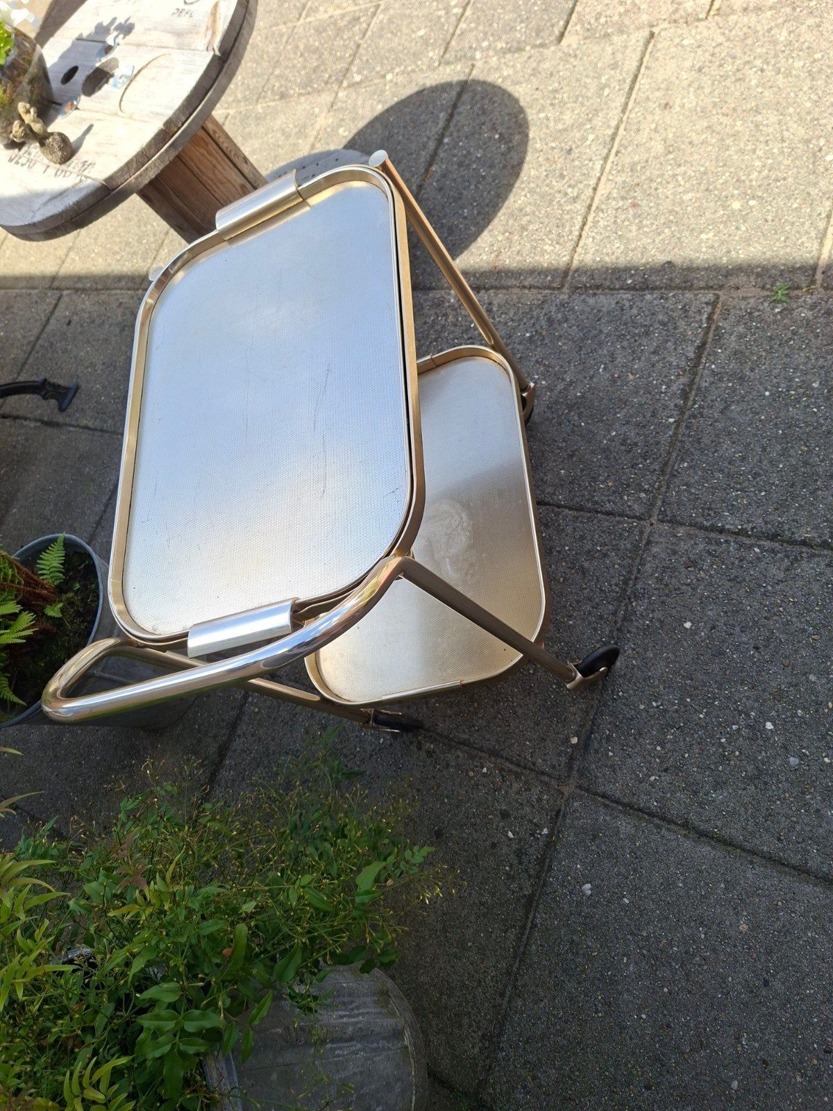 Theewagen   oudje, Ophalen