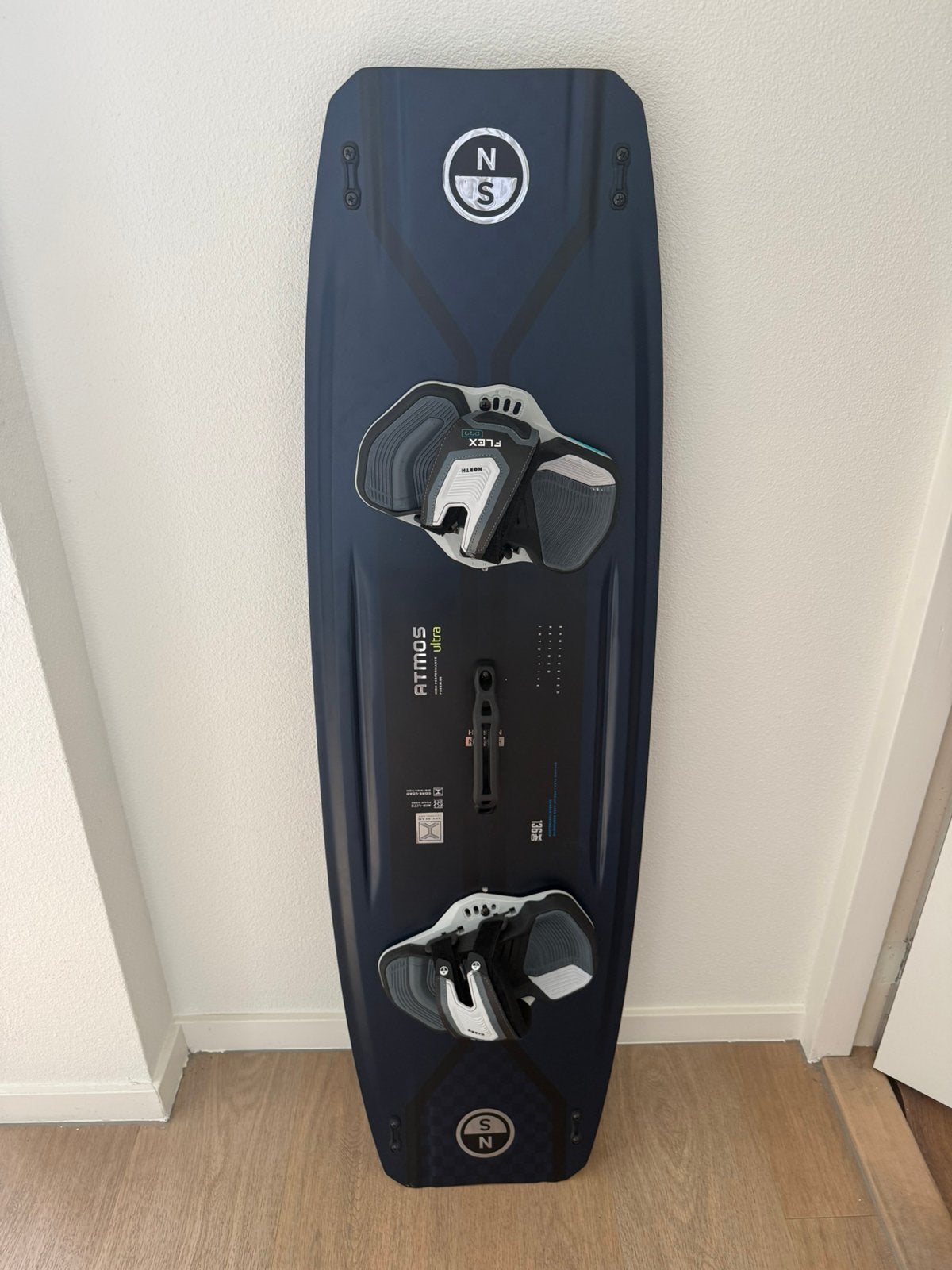 North Atmos Ultra 136X40, Ophalen, Twintip, 9 m², Kiteboard