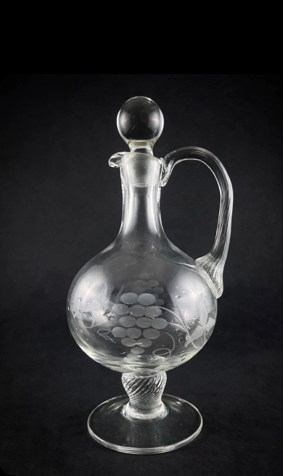 Antieke glazen karaf met druivenmotief en stop, Antiek en Kunst, Verzenden