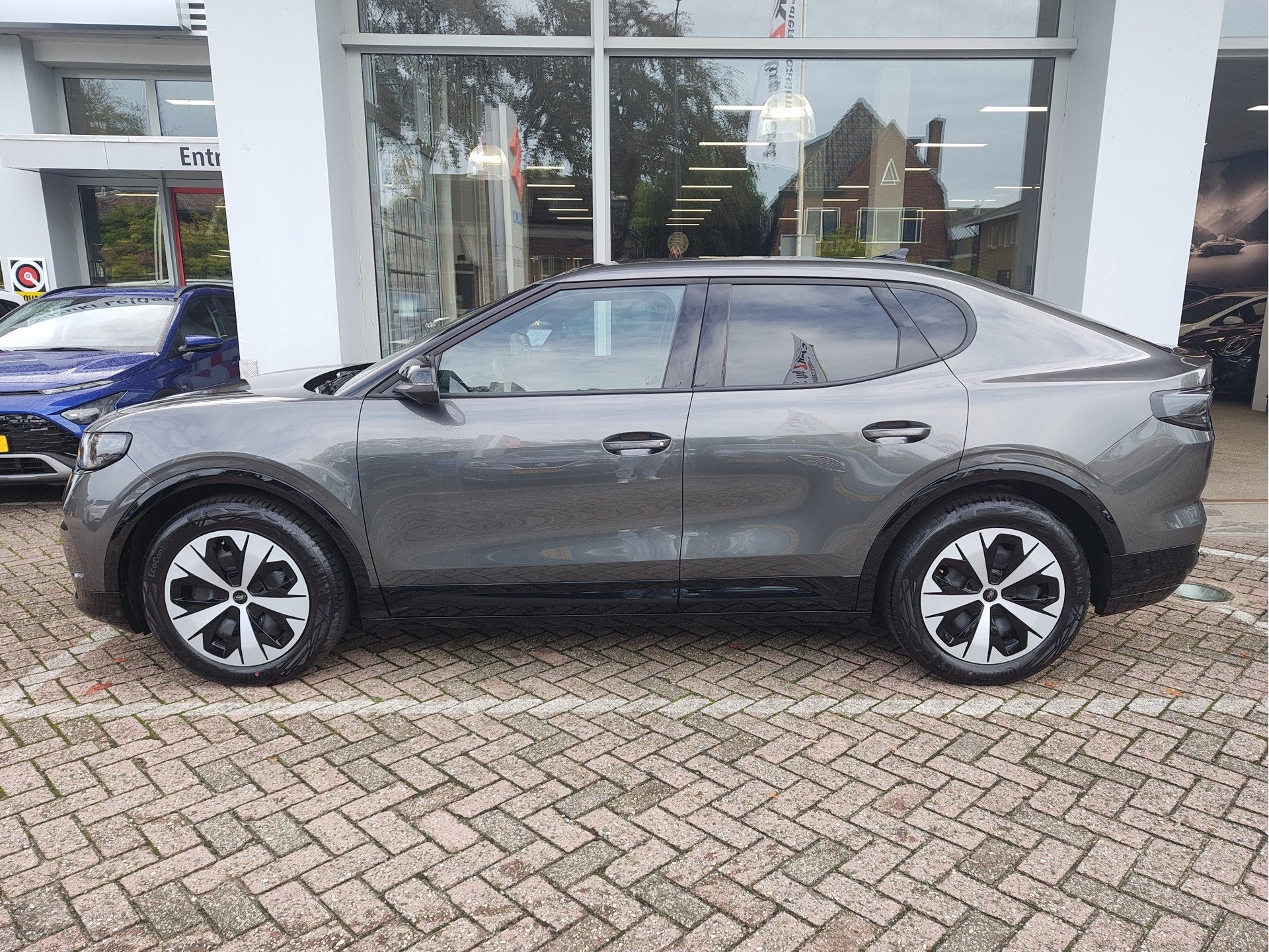 Ford Capri STANDARD RANGE RWD 52 kWh Massagestoel | Head-up, Automaat, Achterwielaandrijving, Leder en Stof, 1000 kg