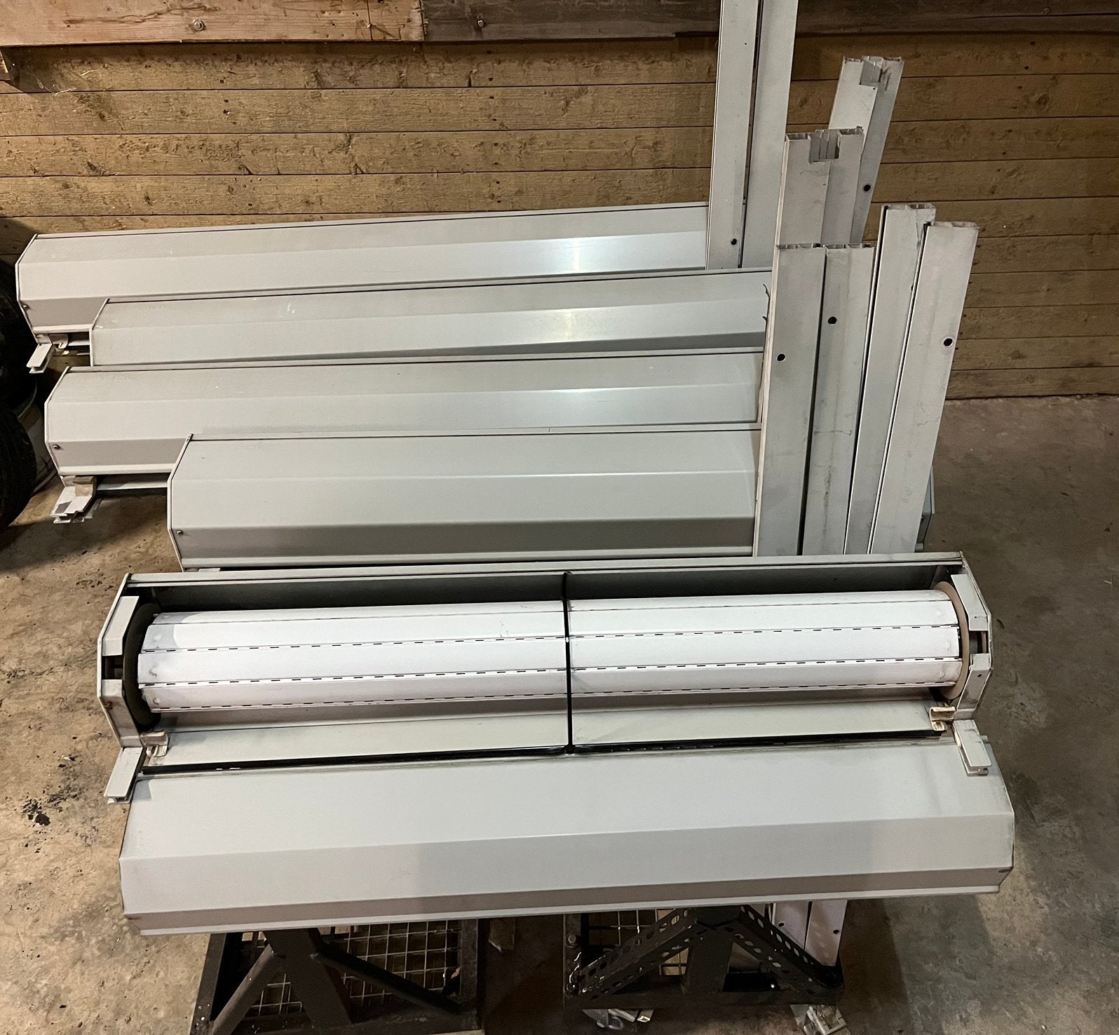 Rolluiken grijs met witte lamellen, Ophalen, Gebruikt, 100 tot 150 cm, Wit