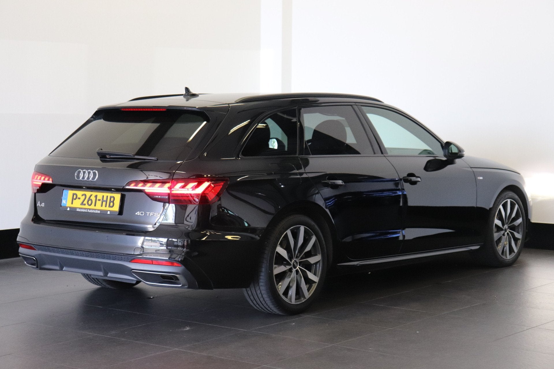 Audi A4 Avant 40 TFSI 204PK S-Line edition Competition | Key, Auto's, Dealer onderhouden, Gebruikt, 4 cilinders, 1984 cc