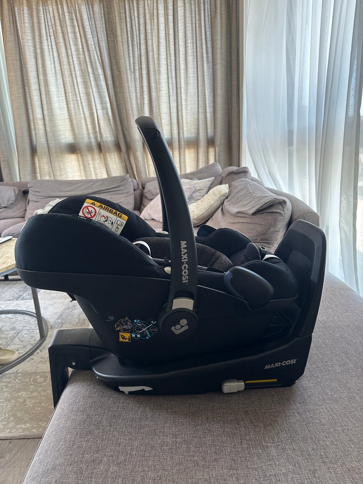 Maxi Cosi Pebble Pro i-Size + FamilyFix2, Kinderen en Baby's, Autostoeltjes, Ophalen, Autogordel of Isofix, Gebruikt, Zijbescherming