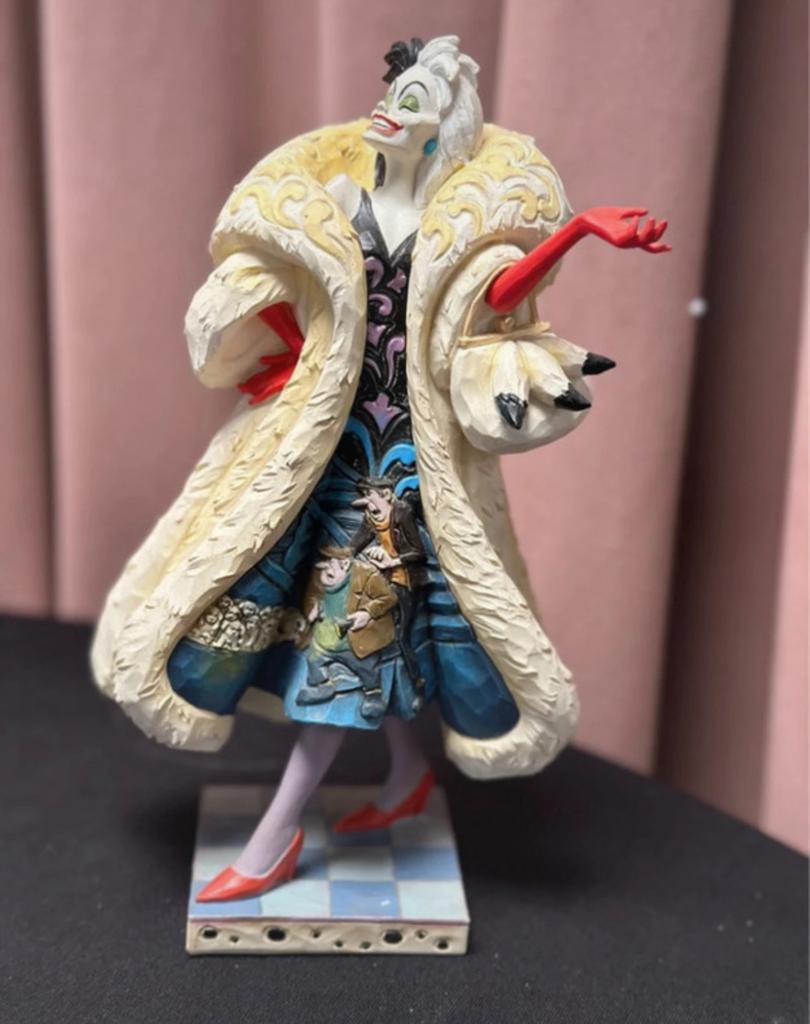 Disney Traditions Cruella ‘Devilish Dognapper’, Verzamelen, Ophalen of Verzenden, Zo goed als nieuw, Hummel
