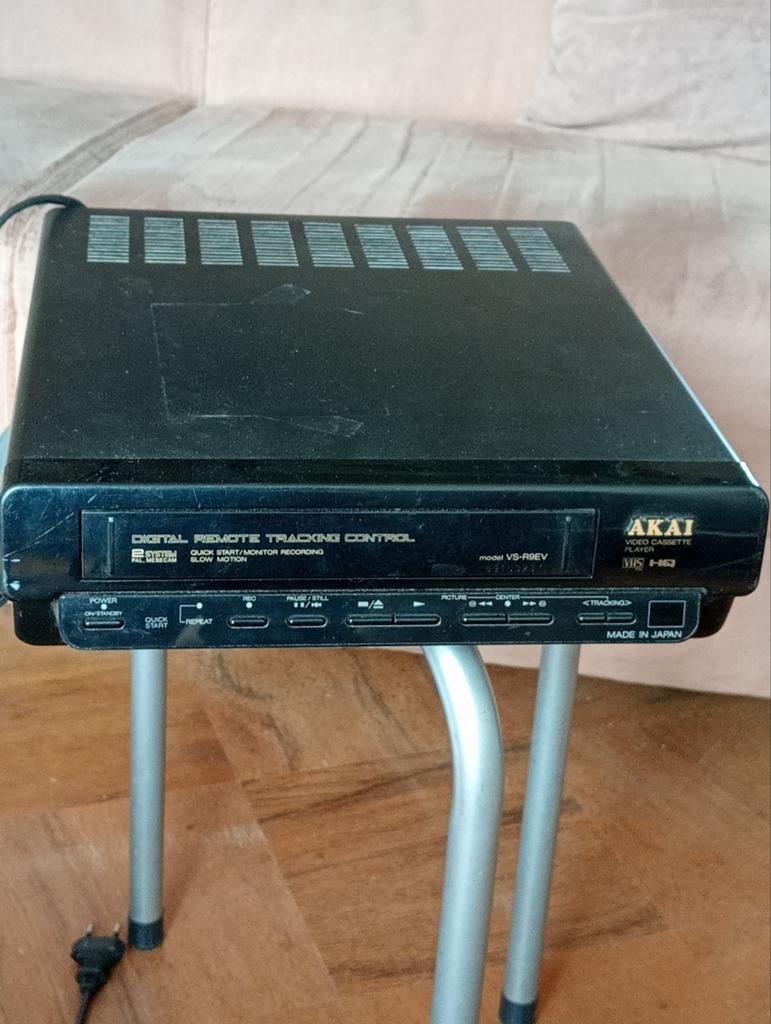 Akai video speler, Ophalen