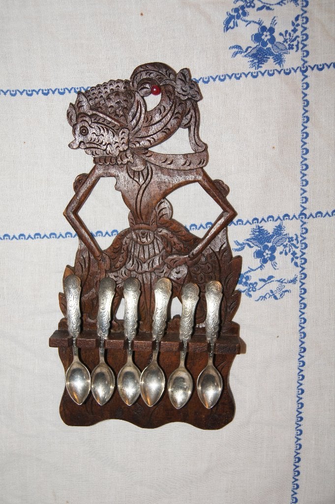 Houten lepelrek met Balinese Wayang Golek pop, Hout, Wanddecoratie, Handgemaakt, Bruin