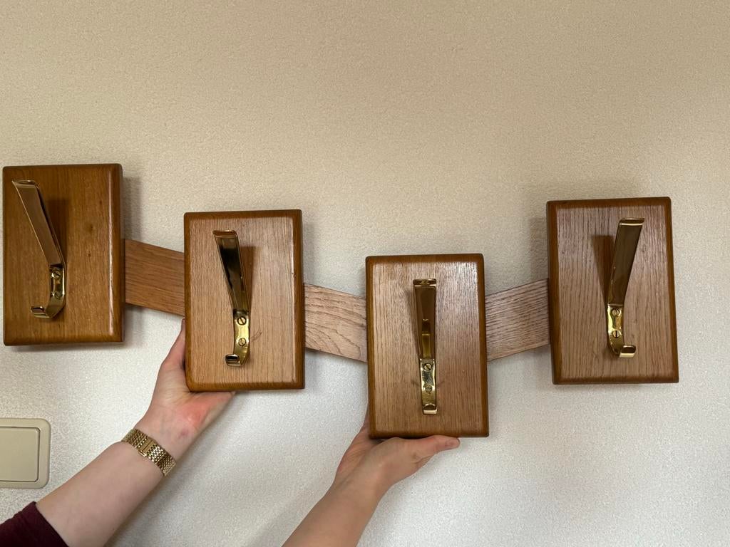 Houten wandkapstok met messing haken, Huis en Inrichting, Woonaccessoires | Kapstokken, Ophalen of Verzenden, Gebruikt, Hout, Wandkapstok