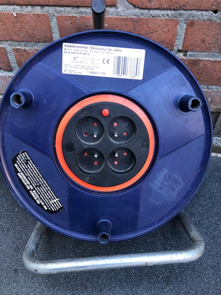 Kabelhaspel van 40’ met. In uitstekend staat. Dikke kabel, Doe-het-zelf en Verbouw, Elektra en Kabels, Ophalen of Verzenden, Kabel of Snoer