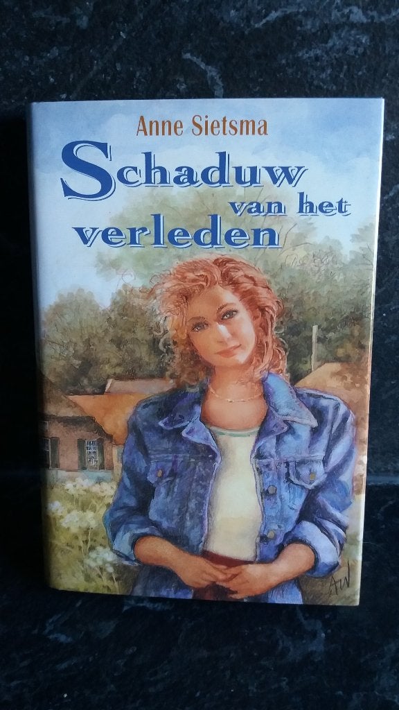 Schaduw van het verleden. Anne Sietsma, Ophalen of Verzenden, Gelezen