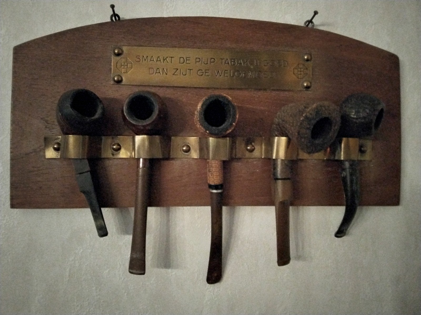 Vintage houten pijpenrek met messing tekstplaat, Ophalen of Verzenden