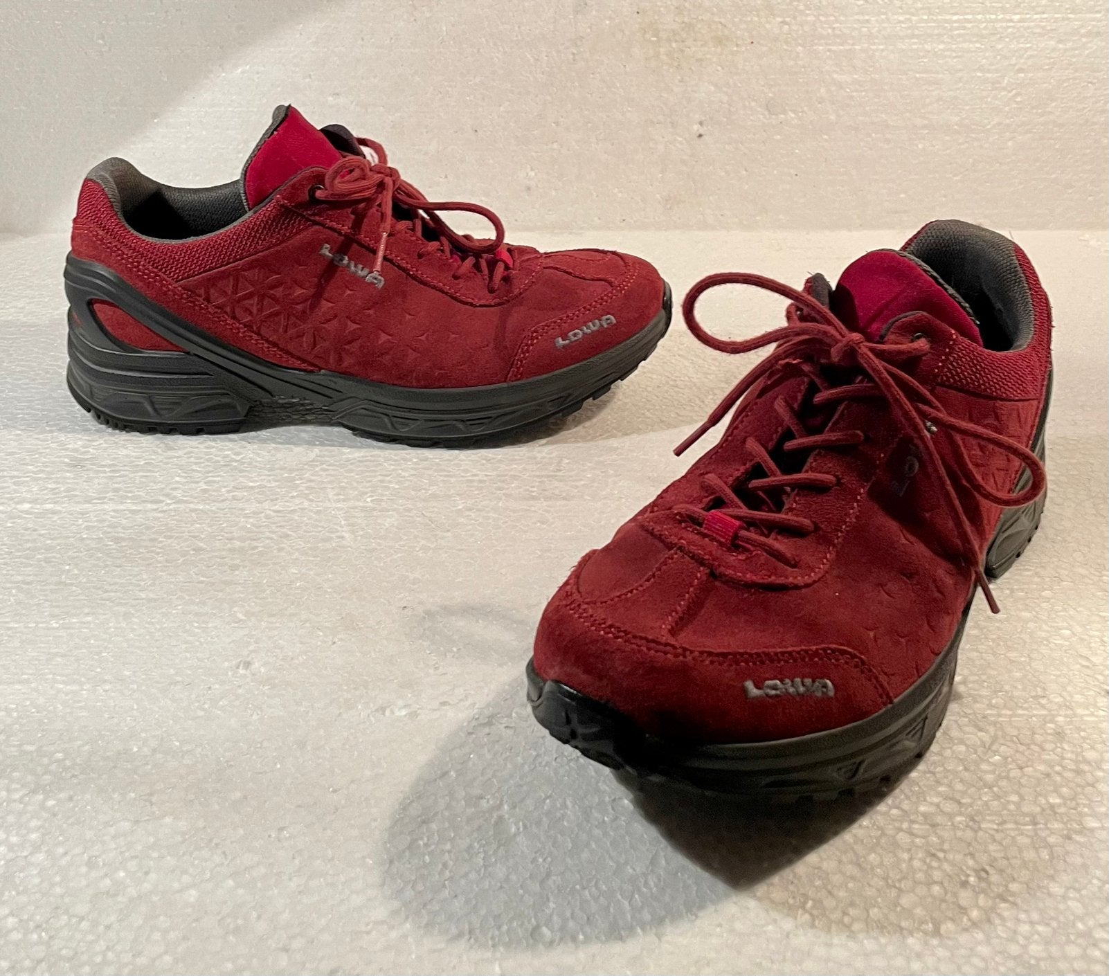 Lowa comfort dames wandel schoenen rood 37,5 UK 4,5, Ophalen of Verzenden, Rood, Wandelschoenen