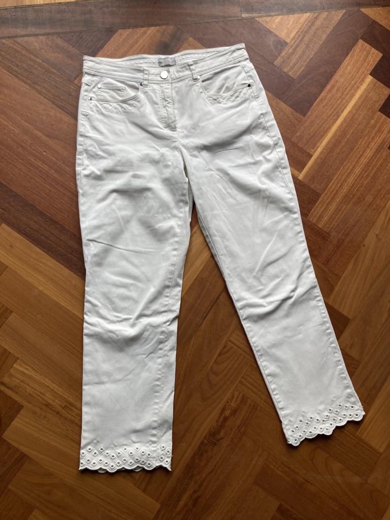 crèmekleurige lange broek met leuke details, Maat 38/40 (M), Verzenden, Wit, Zo goed als nieuw