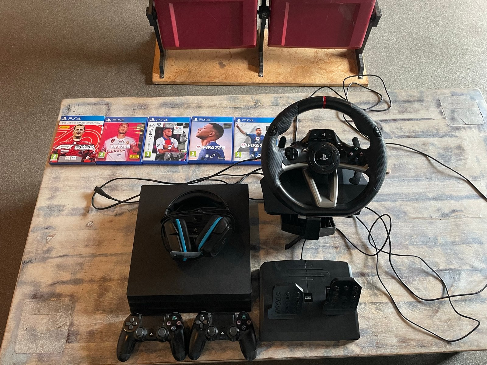 PlayStation 4 Pro 1TB met accessoires en games, Met 2 controllers, Ophalen of Verzenden, 1 TB, Pro