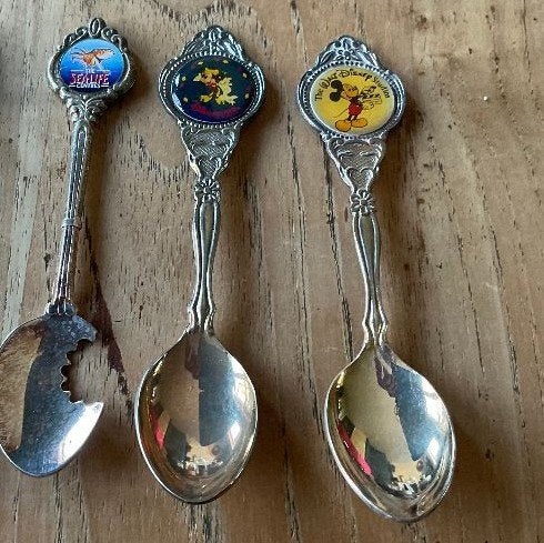 Walt Disney studios Mickey Mouse lepeltjes beker opener, Ophalen of Verzenden, Mickey Mouse, Zo goed als nieuw, Servies