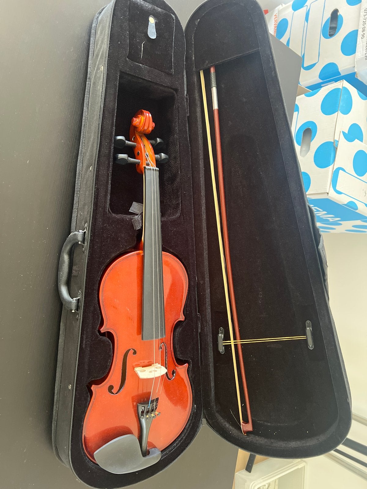 Gear4Music Viool met koffer en strijkstok, Muziek en Instrumenten, Strijkinstrumenten | Violen en Altviolen, Ophalen, Viool, Zo goed als nieuw