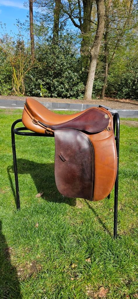 Massimo dressuur / endurance zadel 17,5 inch, Dieren en Toebehoren, Ophalen of Verzenden, Gebruikt, Dressuur