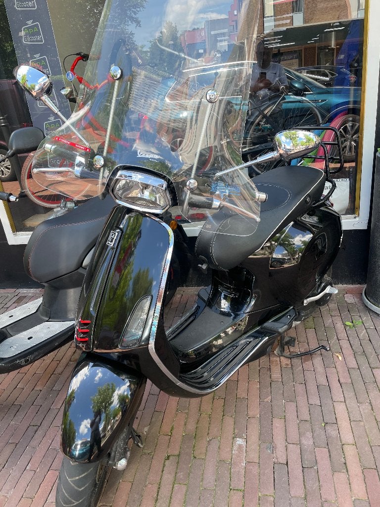 Vespa Sprint, Fietsen en Brommers, Scooters | Vespa, Ophalen, Vespa S, Zo goed als nieuw, Benzine