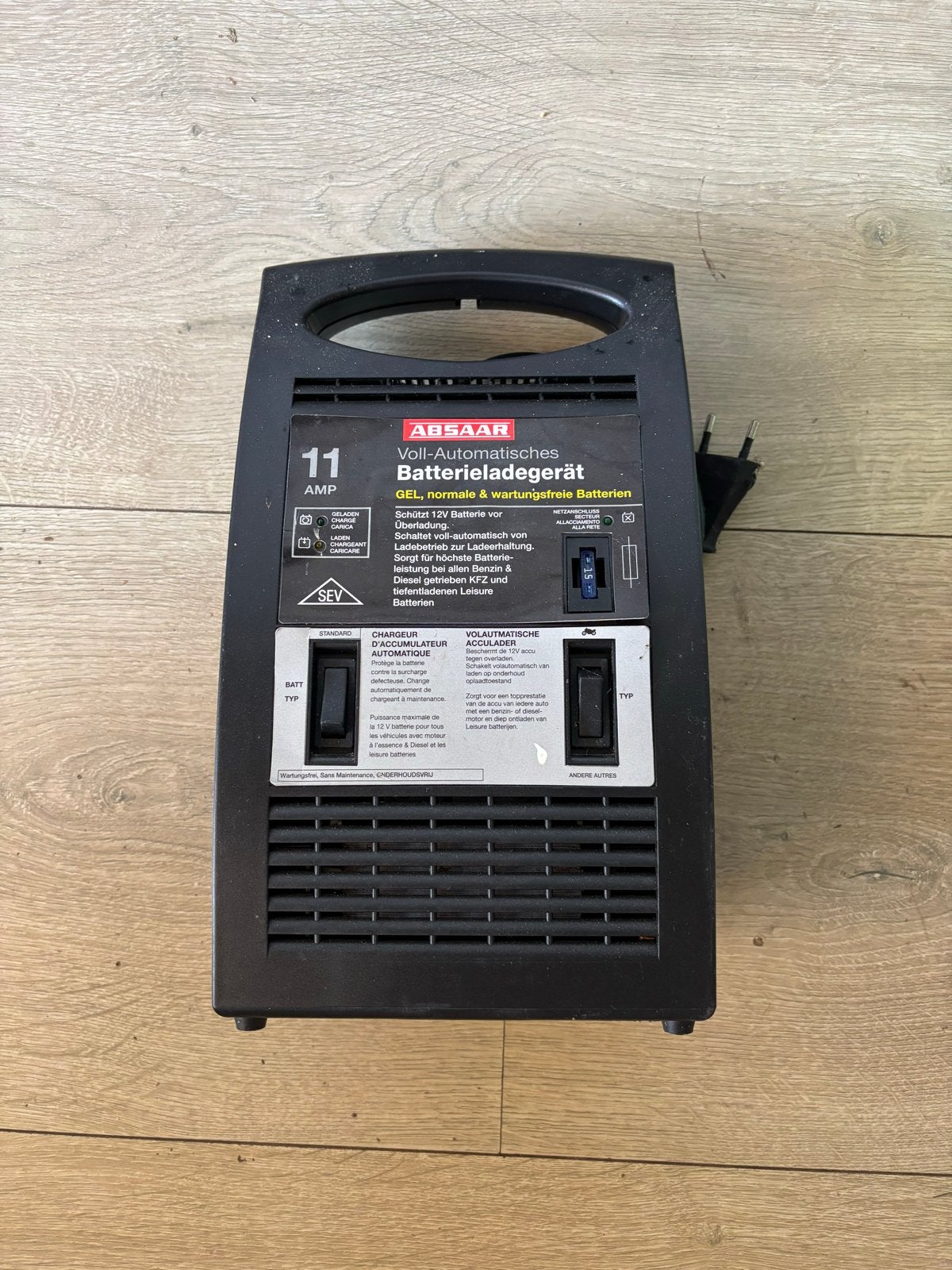 ABSAAR Automatische Acculader 11 Ampere, Ophalen, Gebruikt