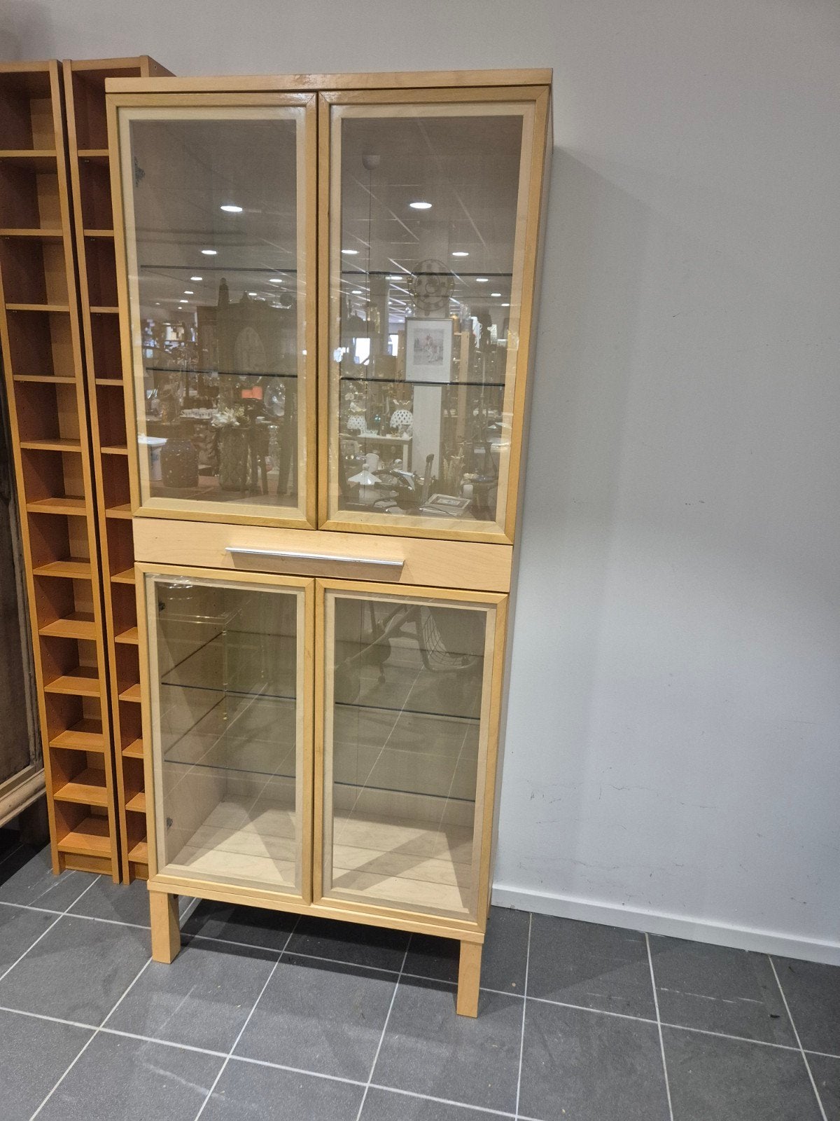 Vitrinekast, Huis en Inrichting, Kasten | Wandmeubels, Ophalen, Onbekend, Zo goed als nieuw, Minder dan 150 cm