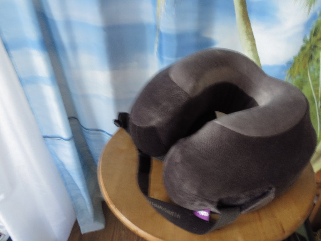 grijs zwart memory foam nek kussen met inpaktasje Cabeau, Ophalen of Verzenden, Gebruikt, Grijs, Overige vormen