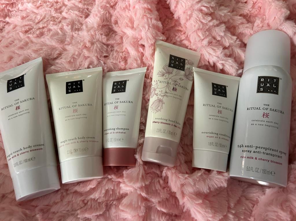 Ritual of Sakura setje, Ophalen of Verzenden, Nieuw, Bodylotion, Crème of Olie