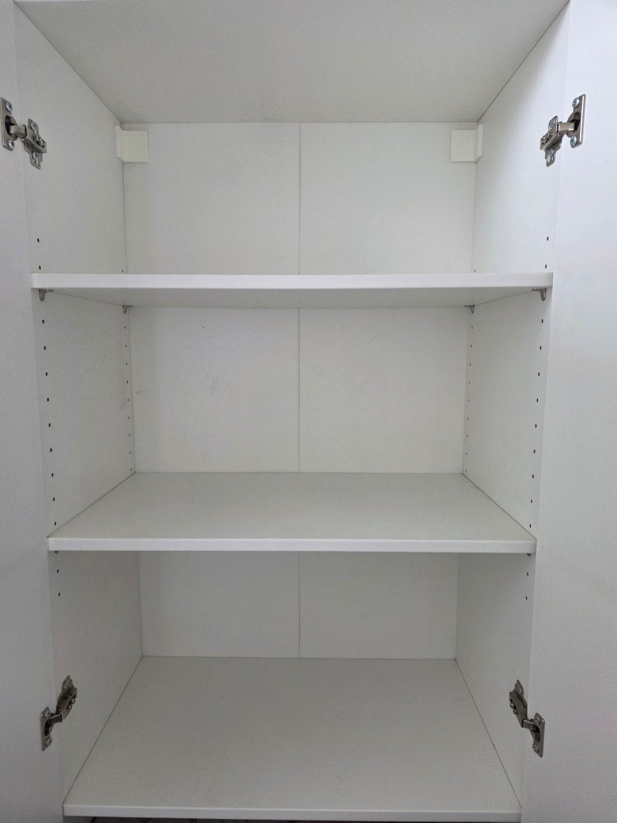 Witte kast met planken - Ideaal voor wasmachine, Ophalen, (Half)hoge kast, 50 tot 100 cm, Zo goed als nieuw