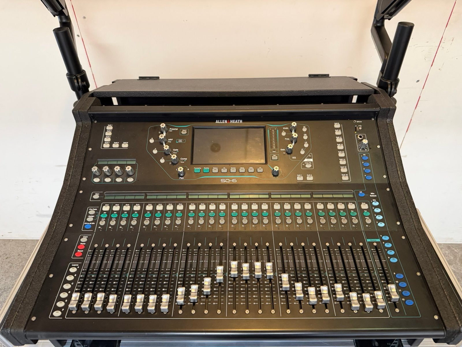 Allen And Heath SQ6 + DX4816 (incl. flightcase), Ophalen, Zo goed als nieuw, Audio