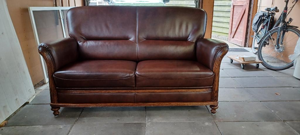 Bruin leder 2 zits bankje, Ophalen, 150 tot 200 cm, Tweepersoons, 75 tot 100 cm