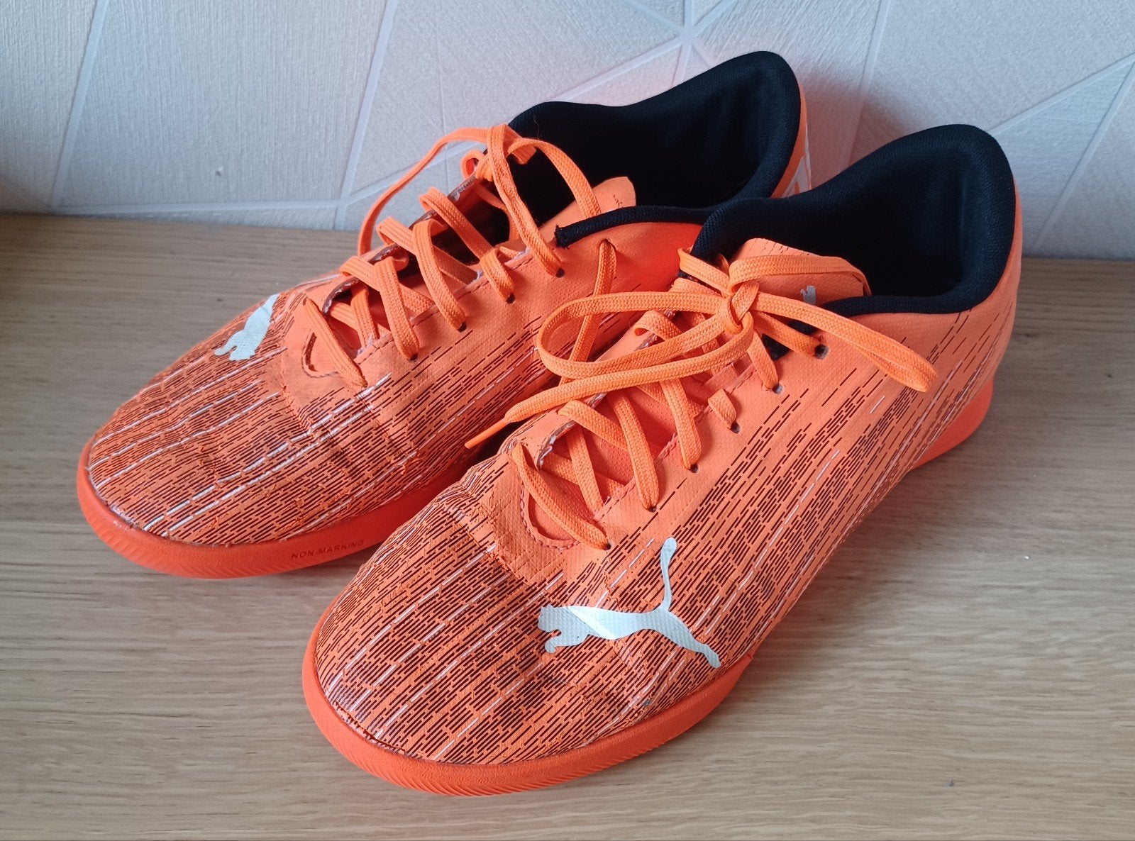 PUMA Ultra indoor voetbalschoenen / sportschoenen maat 43, Gebruikt, Maat XS of kleiner, Schoenen, Ophalen of Verzenden