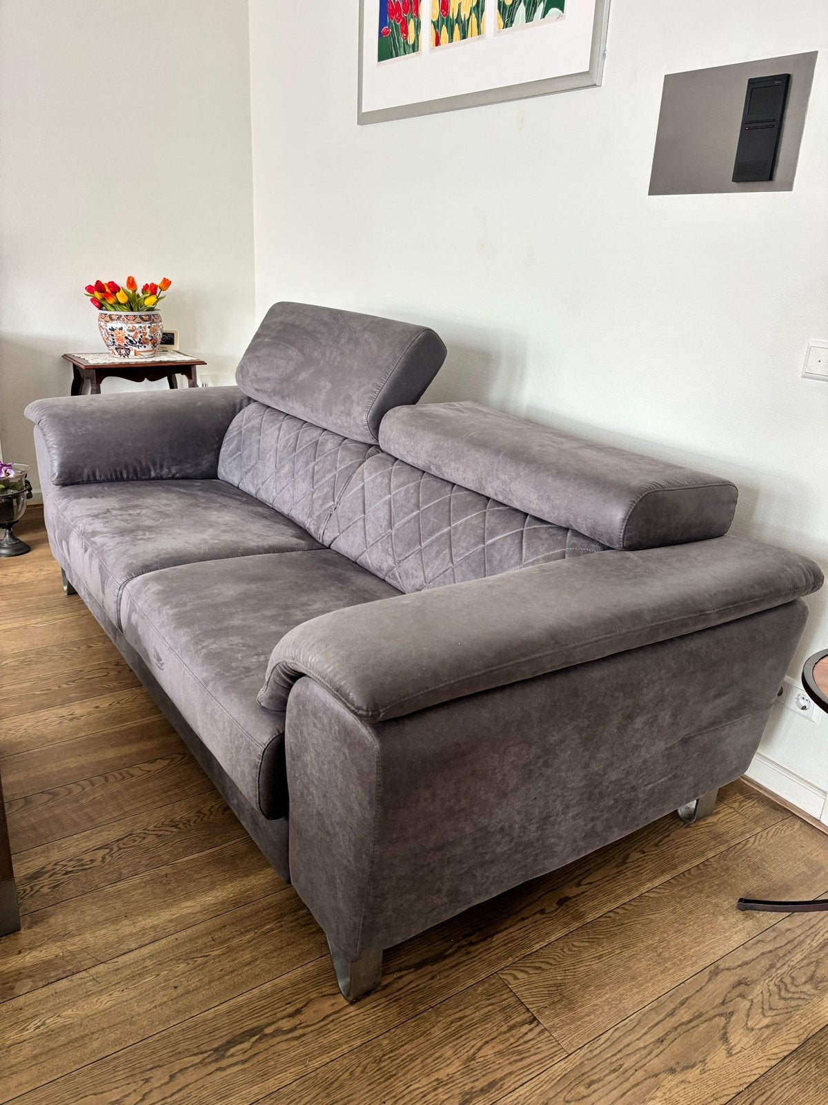 Comfortabele 3-zitsbank van H&H met verstelbare hoofdsteunen, Huis en Inrichting, Ophalen, Driepersoons, 75 tot 100 cm, Zo goed als nieuw