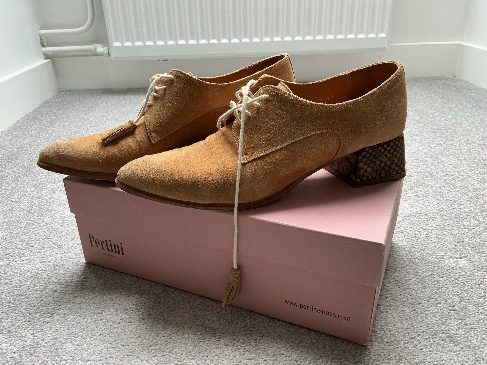 Pertini suède veterschoenen met slangenprint hak, maat 41, Ophalen of Verzenden, Gedragen, Beige, Schoenen met lage hakken