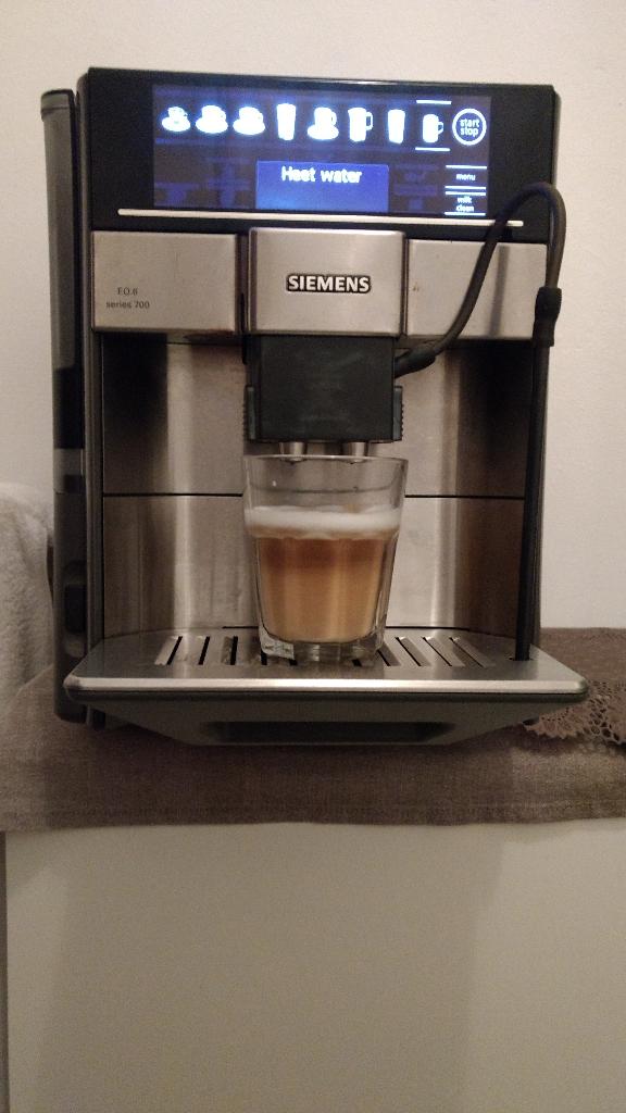 Te koop siemens eq6 700 koffiemachine, Witgoed en Apparatuur, Koffiezetapparaten, Gebruikt, Koffiemachine, Ophalen of Verzenden