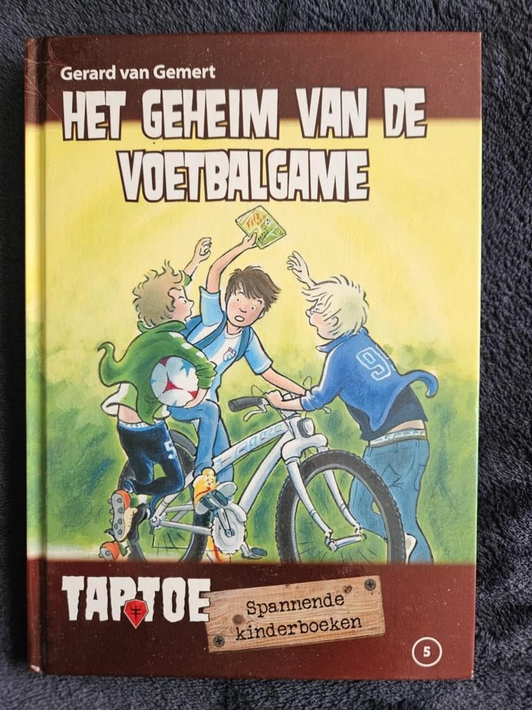Gerard van Gemert - Het geheim van de voetbalgame, Ophalen of Verzenden, Zo goed als nieuw, Gerard van Gemert, Fictie algemeen
