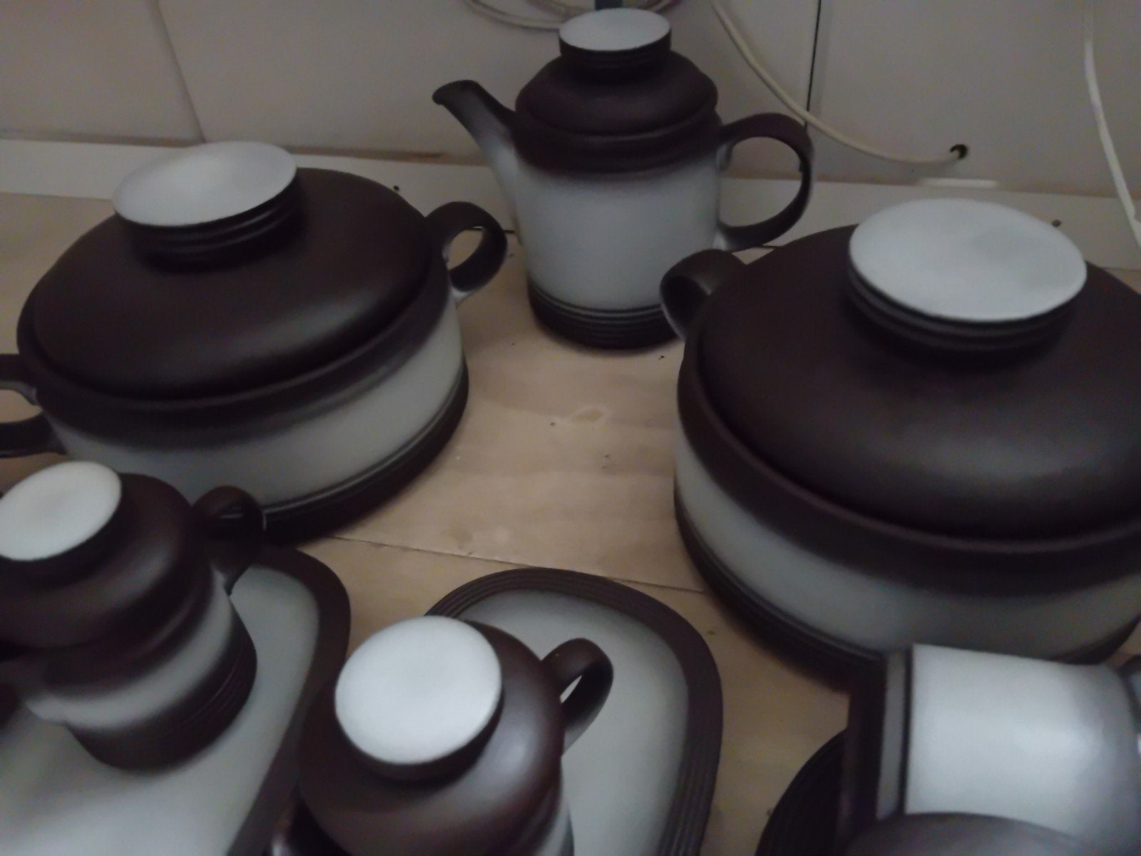 Vintage aardewerk servies - 19 delig jaren 70, Vintage, Ophalen of Verzenden, Zo goed als nieuw, Aardewerk