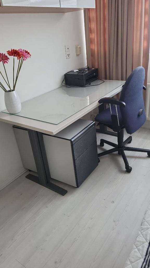Modern verstelbaar Bureau met Ladenkast Organizer en Stoel, Ophalen, Overige typen, 160 cm, Zo goed als nieuw