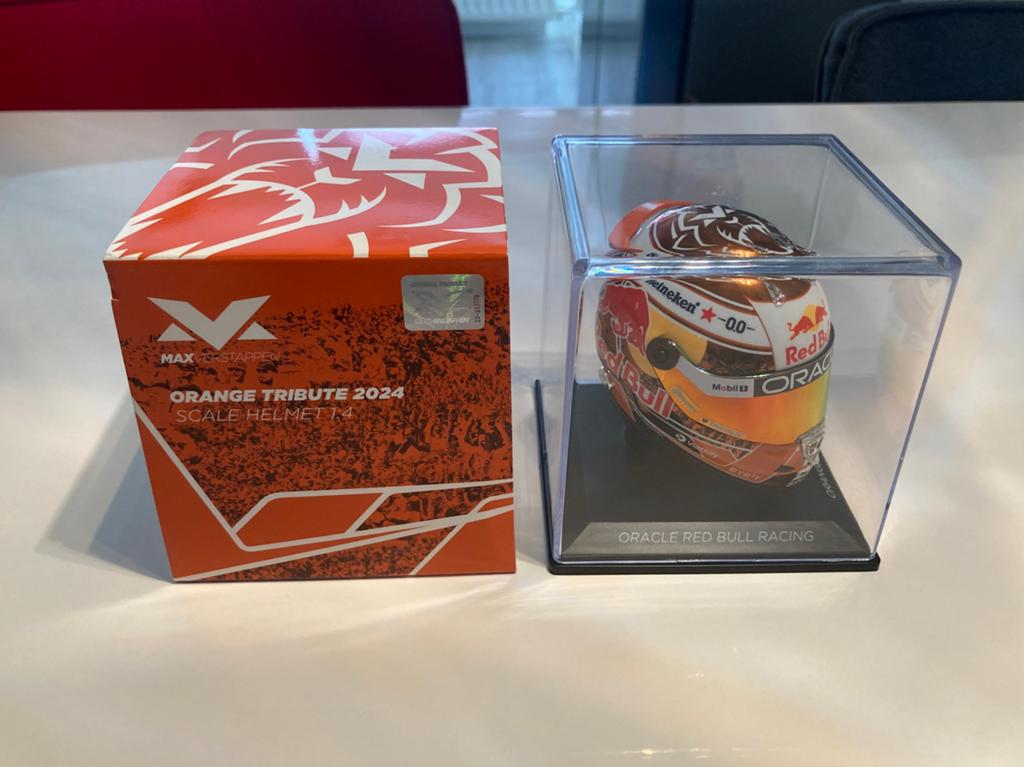 Max Verstappen helm 1/4 orange tribute 2024, Ophalen of Verzenden, Nieuw, Formule 1