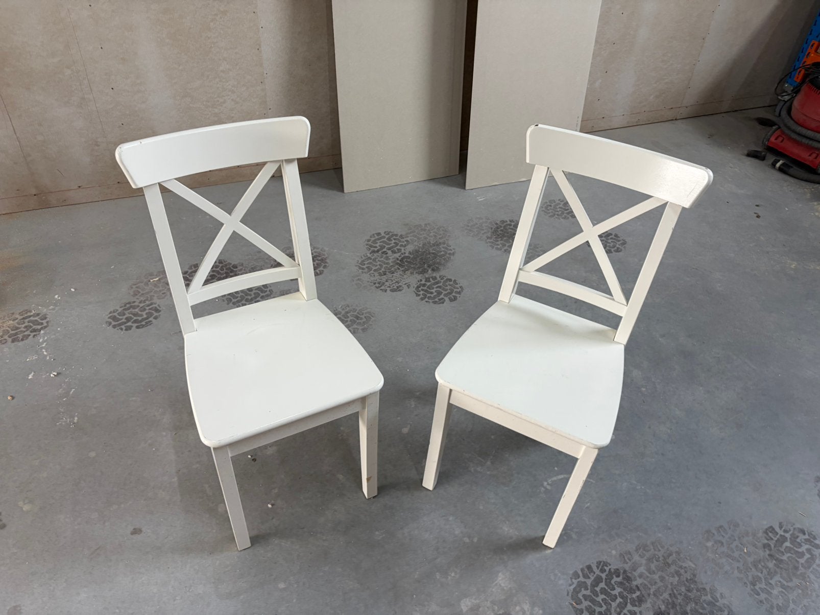 2x Ikea Ingolf eetkamer stoelen wit, Ophalen, Gebruikt, Twee, Wit